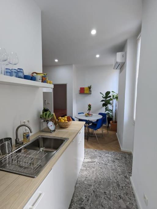 T2 Cosy Avec Terrasse Et Parking Apartment มาร์กเซย ภายนอก รูปภาพ